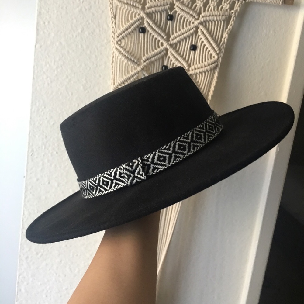Black boater hat